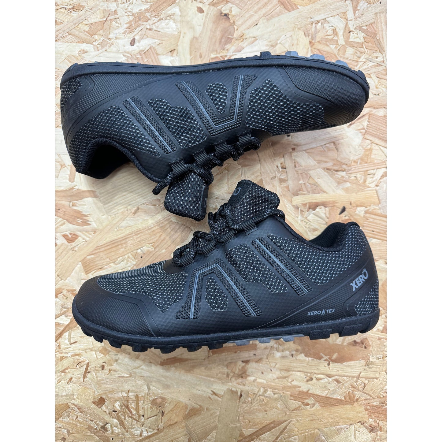 Re-Store 02 Xero Mesa Trail WP Trail Runner size 39